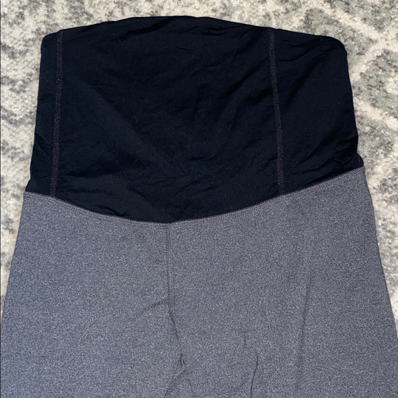 ✨5 for $25✨ Maternity capris yoga pants - Picture 3 of 9